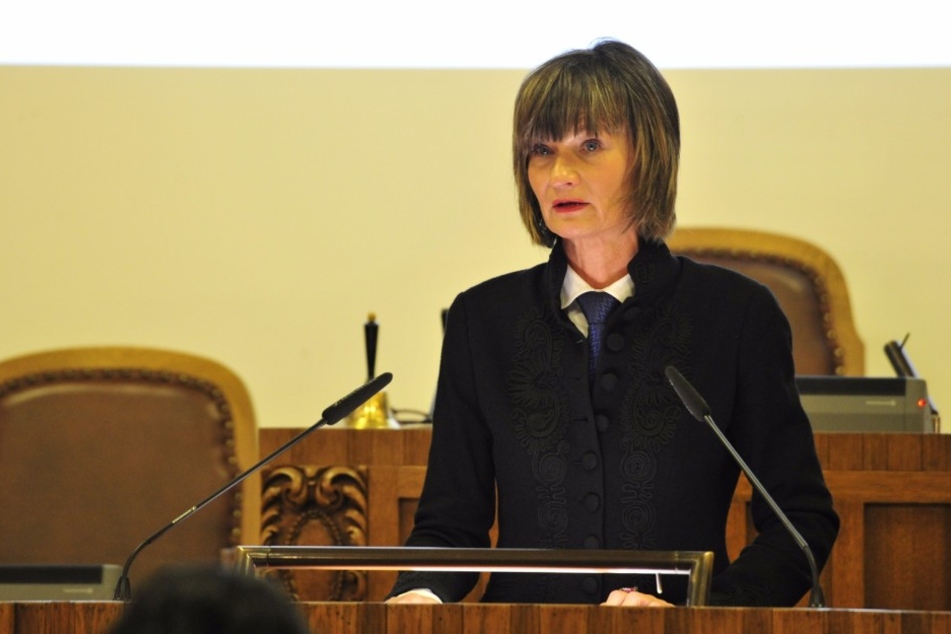 OB Barbara Ludwig hält die Eröffnungsrede.