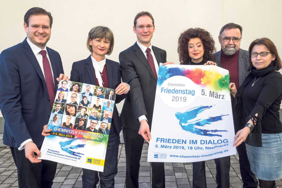 Die Akteure des Chemnitzer Friedenstages (v.l.): Konrad Wecke (Solotrompeter), Barbara Ludwig, Raimund Kunze (Orchesterdirektor), Sabine Kühnrich, Pfarrer Stephan Brenner und Migrationsbeauftragte Etelka Kobuß.