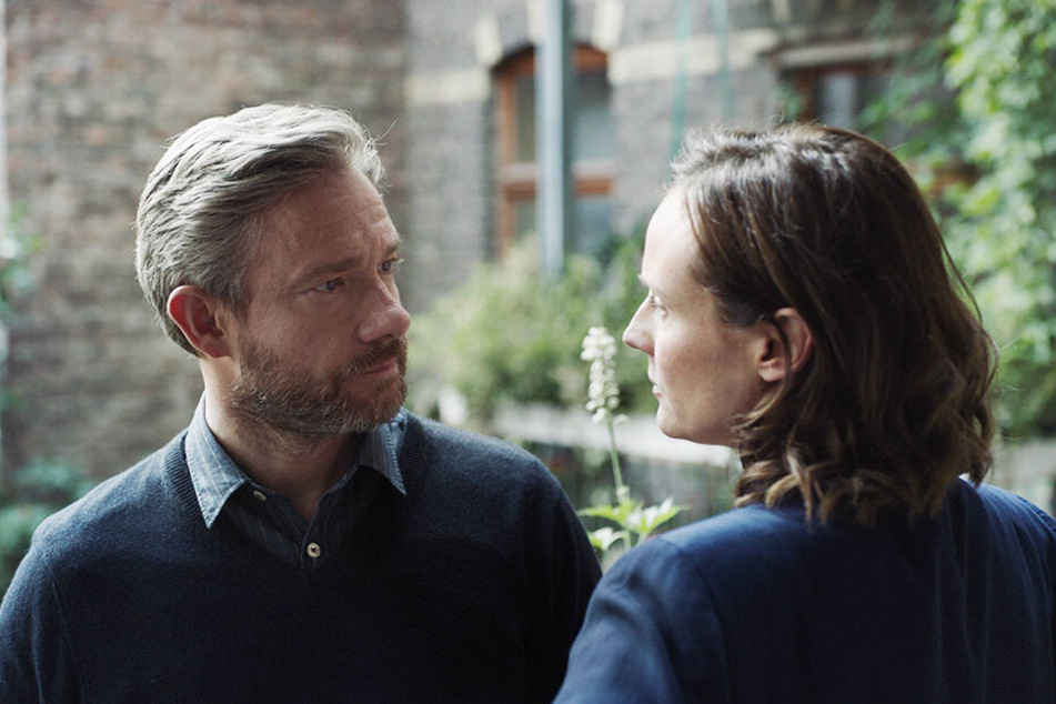 Thomas Hirsch (l., Martin Freeman) glaubt Rachel (Diane Kruger) und vertraut ihren Fähigkeiten.
