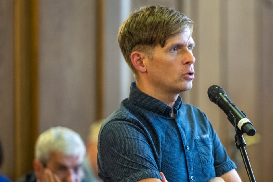 Chemnitz: Kahlschlag fast verhindert: Rückenwind für Jugendhilfe in Chemnitz