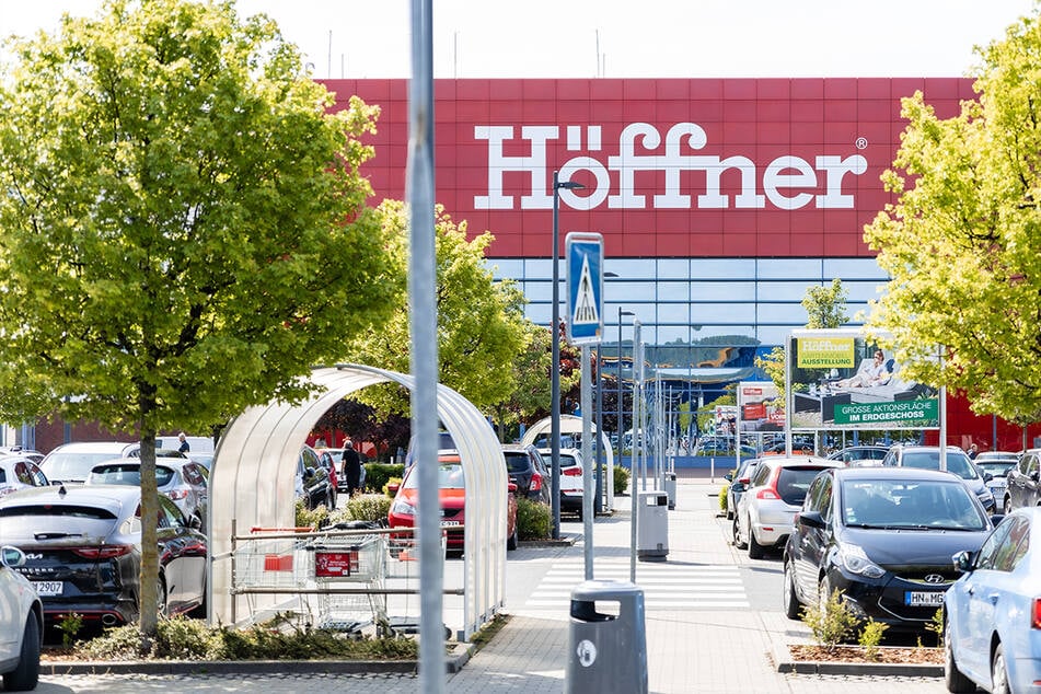 Höffner hat Möbel für Garten und Balkon gerade im Angebot
