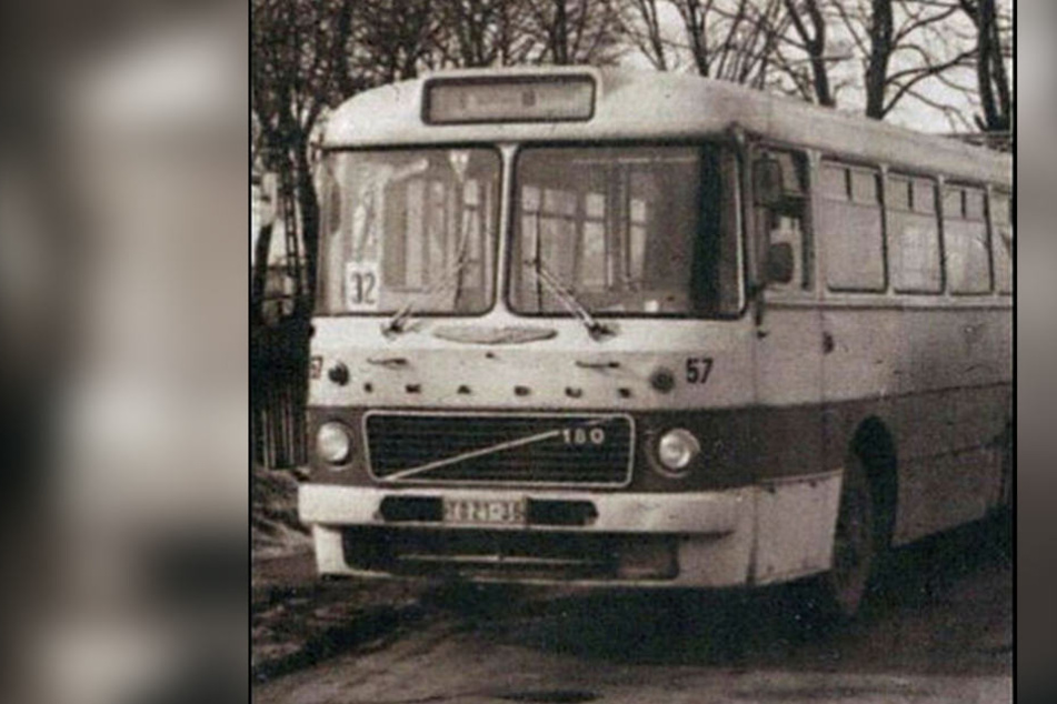 Dieser Anblick dürfte älteren Chemnitzern bekannt sein - der Ikarus 180.22 in voller Aktion.