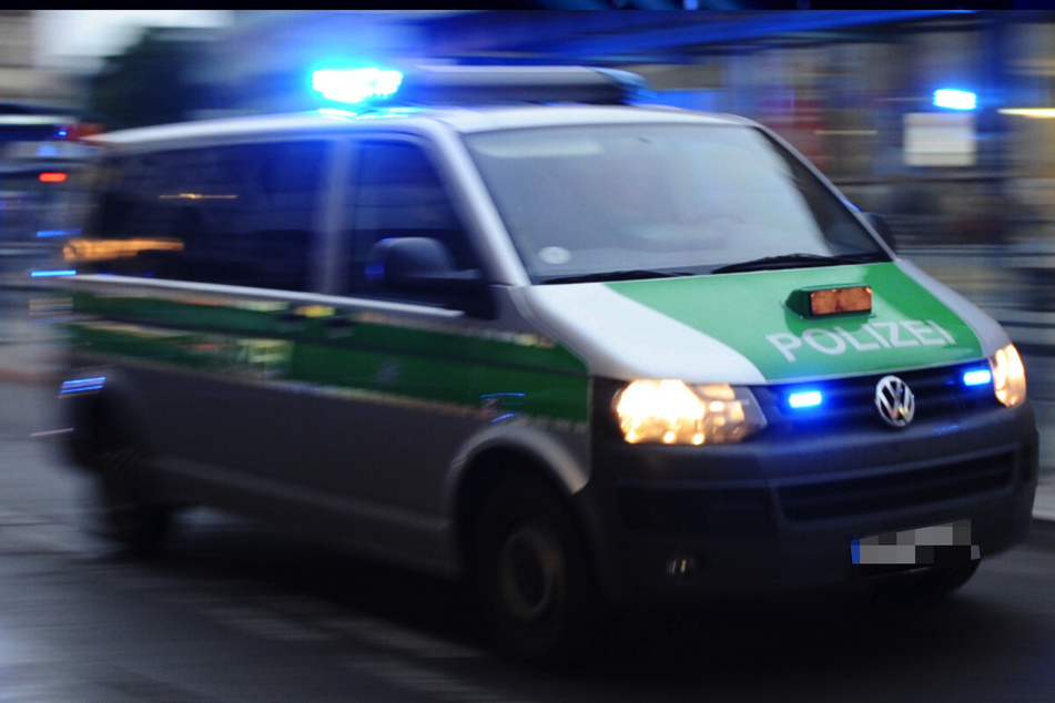Die Münchner Polizei war am Sonntagabend mit mehreren Streifenbesatzungen in die Implerstraße in Sendling ausgerückt. (Symbolbild)