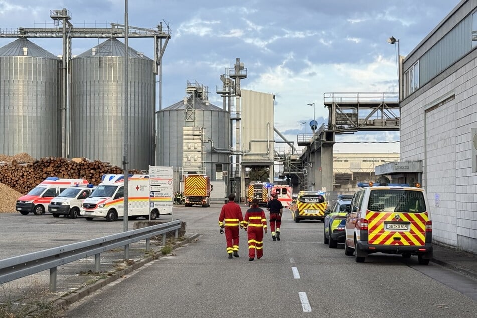 Die Einsatzkräfte befanden sich im Großeinsatz vor Ort.