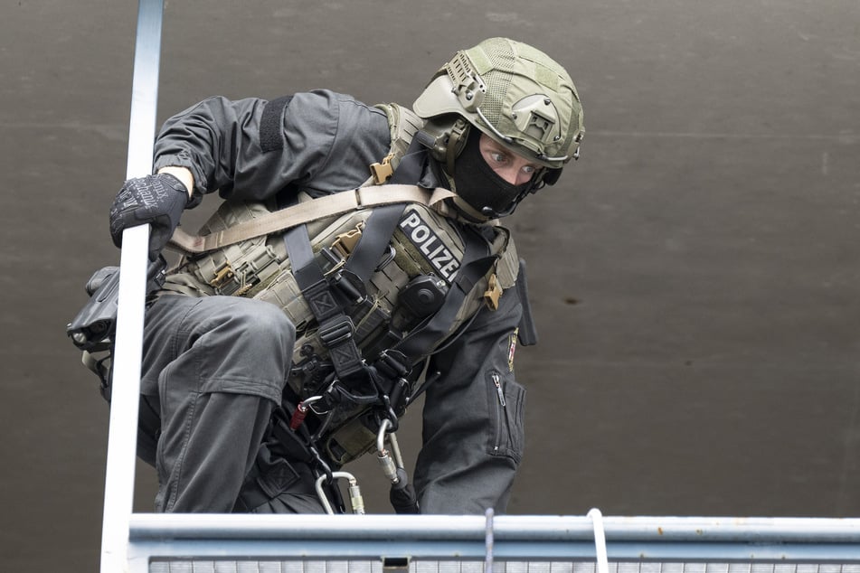 Laut mehreren Medienberichten wurde eine Wohnung in Berlin-Spandau von der Polizei durchsucht. (Archivbild)