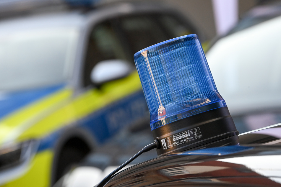 Die Polizei rückte mit mehreren Streifenwagen an. (Symbolbild)