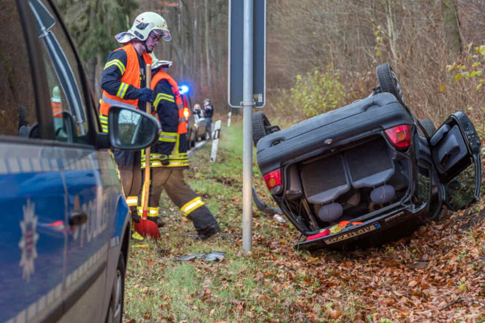 Zwei Frauen wurden bei dem heftigen Crash verletzt.