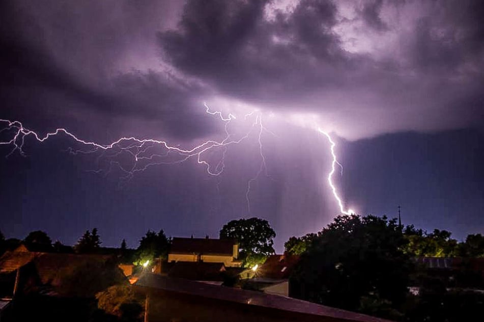 Gewitter wüteten im Süden und Westen Deutschlands, wie hier in Fried.