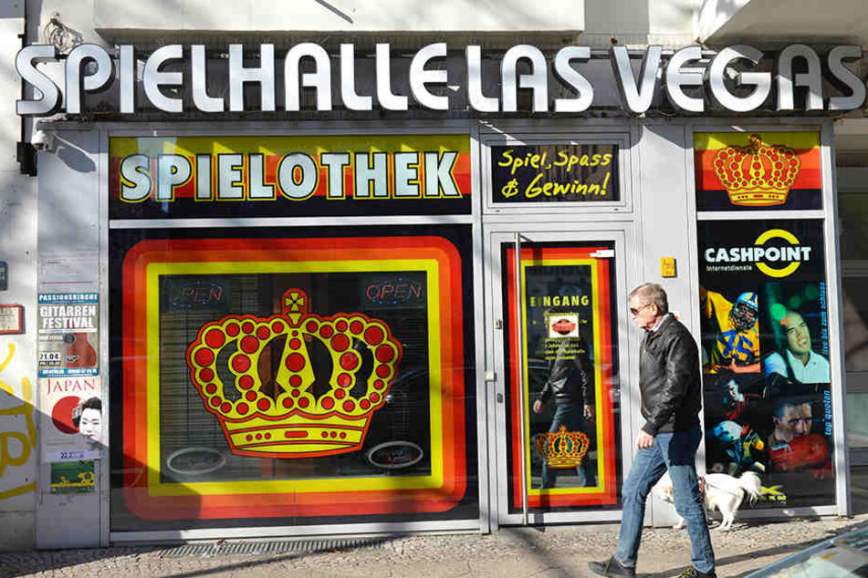 Fast jede fünfte Spielothek betreibt jetzt laut Landesdirektion illegales Glücksspiel.
