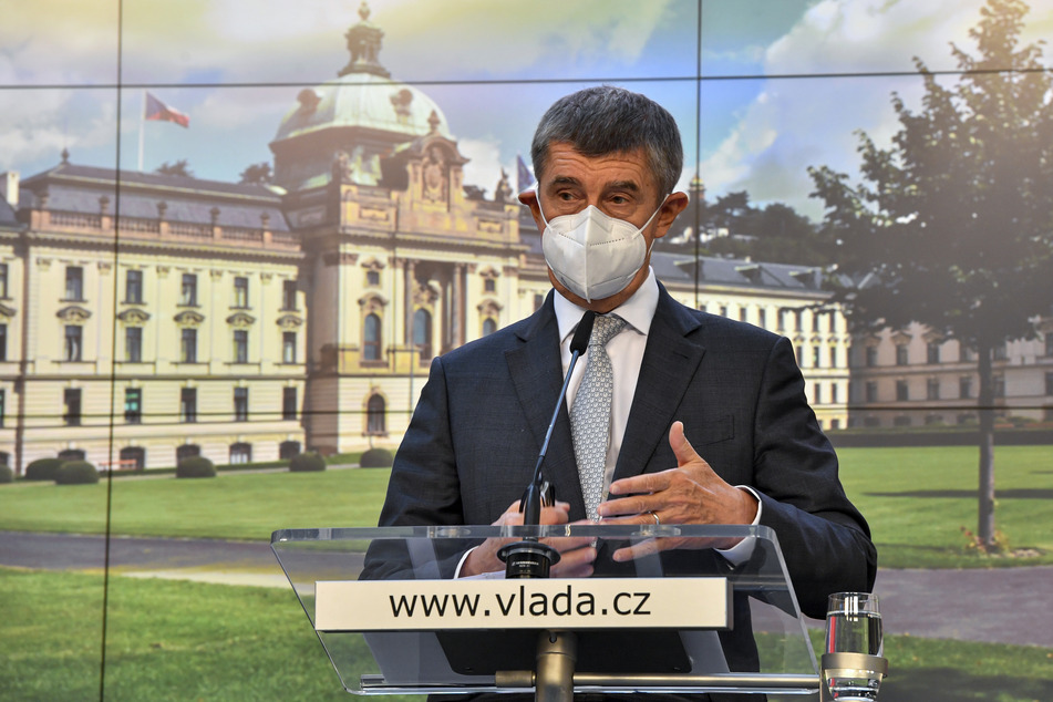 Andrej Babis, Ministerpräsident von Tschechien, spricht auf einer Pressekonferenz, nach außerordentlichen Regierungsgespräche über weitere Corona-Maßnahmen.