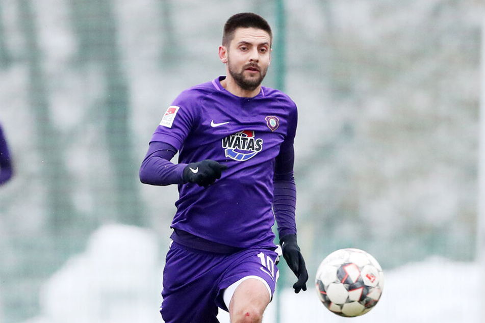 Ein Star wirbt fürs Erzgebirge: FCE-Stürmer Dimitrij Nazarov (28).