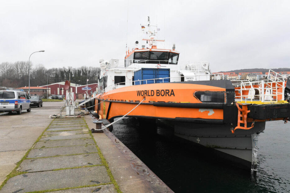 Die "World Bora" konnte noch aus eigener Kraft den Hafen in Sassnitz ansteuern.