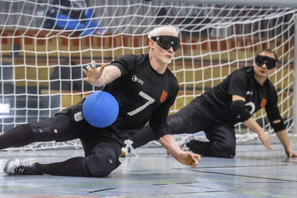 Felix Rogge (30, vorn) beim Abschlusstraining des Chemnitzer Ballspiel-Clubs vor dem Ligapokal.
