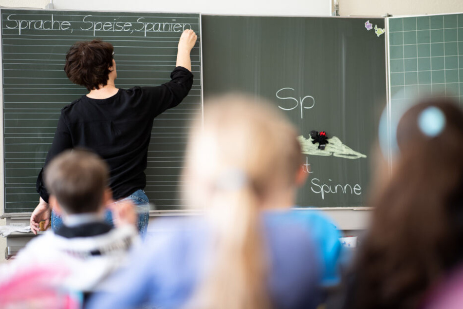 Dem Freistaat gehen die Lehrer aus: Die Lage soll sich in den kommenden Jahren sogar noch verschärfen. (Symbolbild)