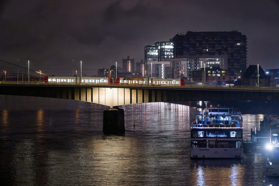 Eine Halloween-Party auf dem Rhein bietet Euch das Schiff der MS RheinEnergie. (Symbolbild)