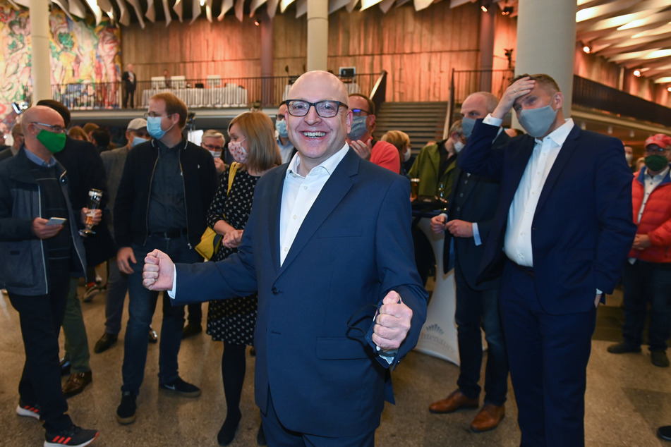 Die Chemnitzer OB-Wahl wurde von der Landesdirektion Sachsen (LDS) für gültig erklärt. Sven Schulze (49, SPD) kann damit sein Amt antreten.