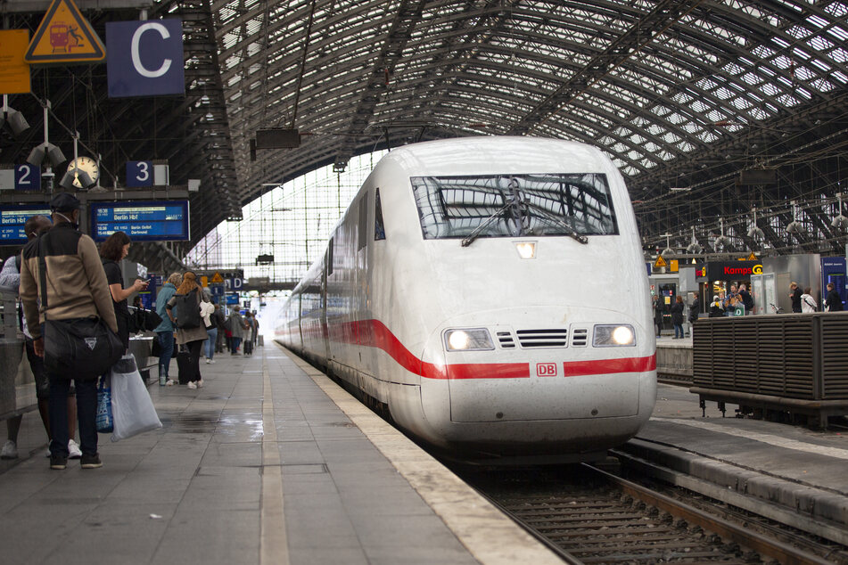 Fernverkehr-Reisende müssen sich im Dezember auf längere Fahrzeiten zwischen Mainz und Köln sowie Boppard und Werlau einstellen.