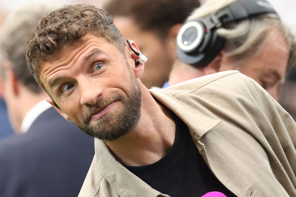 Na, do schaug her: FC-Bayern-Ikone Thomas Müller (36) hat offenbar eine neue Partnerin an seiner Seite.