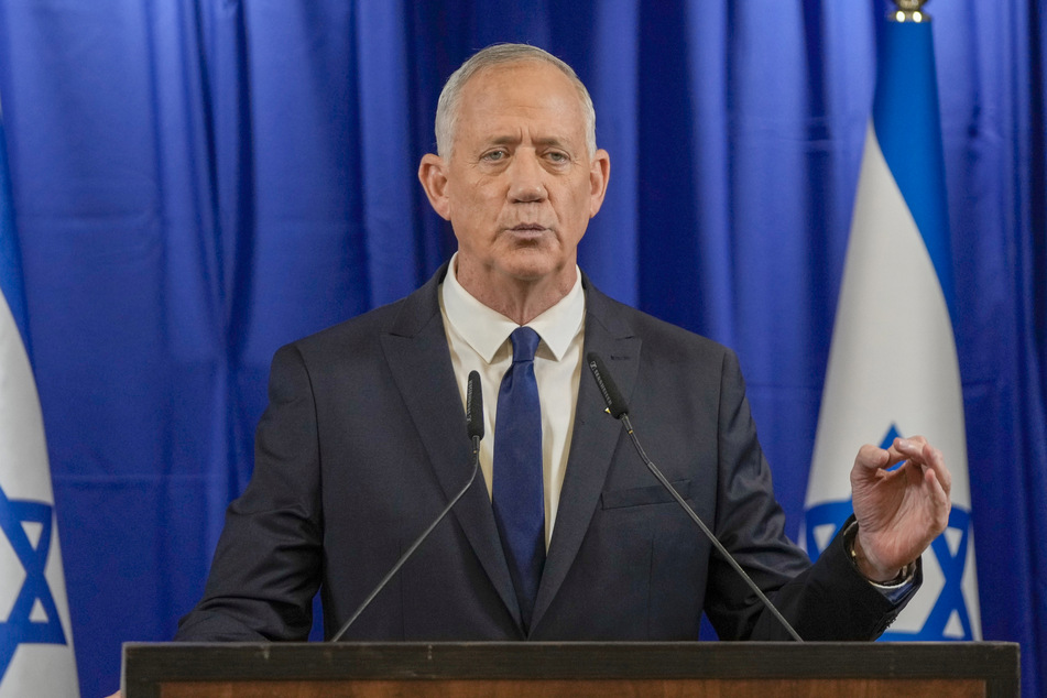 Oppositionspolitiker Benny Gantz (65) gehörte einst Israels Kriegskabinett an, das nach dem Massaker der Hamas gebildet worden war. Später verließ Gantz das Kabinett, weil sich Netanjahu weigerte, Planungen für die Zeit nach dem Krieg im Gazastreifen voranzutreiben.