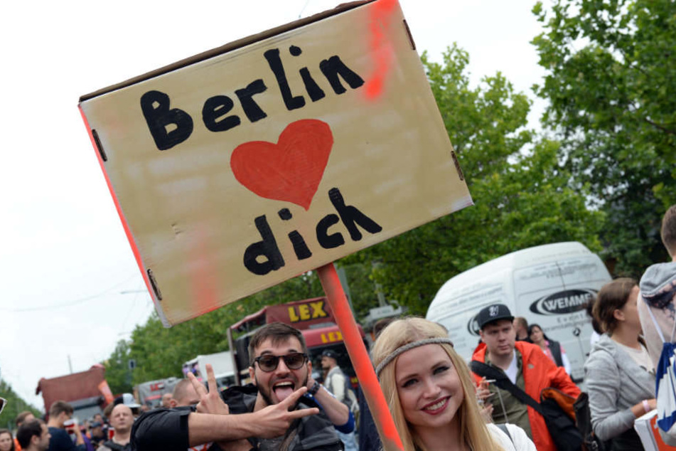 Bei "Zug der Liebe" wollen die Teilnehmer ein Zeichen für "Toleranz, Nächstenliebe und bürgerliches Engagement" setzen.