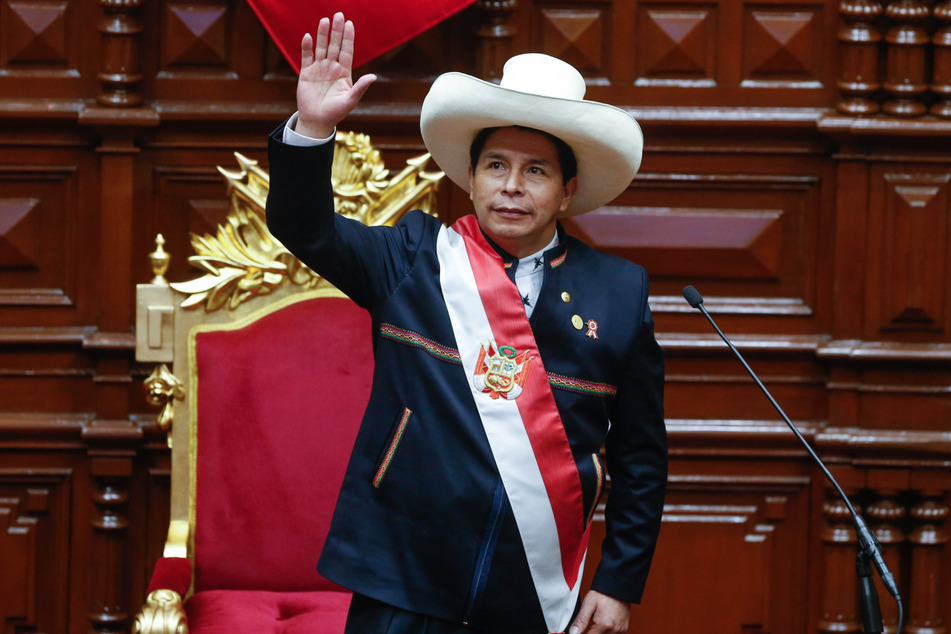 Der ehemalige Dorfschullehrer Pedro Castillo (53) wurde erst im Juli letzten Jahres zu Präsidenten des Andenstaates gewählt. Dann versuchte er das Parlament zu entmachten. Jetzt versinkt das Land im Chaos.