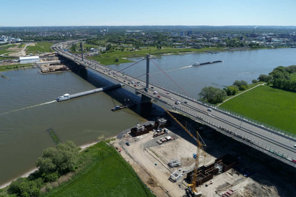 Die Leverkusener Rheinbrücke wird später fertig als geplant.