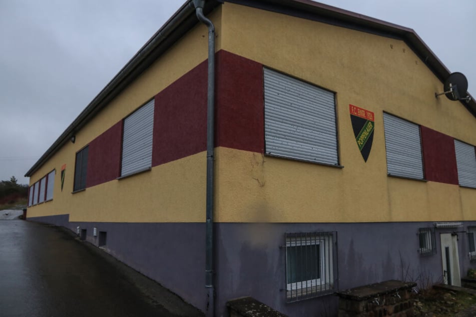 Das Vereinsheim des Sportvereins, für den der mutmaßliche Täter als Jugendtrainer tätig war.