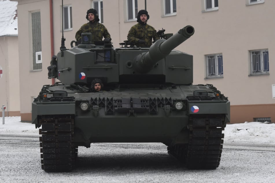 Ein Leopard-2A4: Zwei Rüstungsfirmen haben den Streit um die Urheberrechte an dem Kampfpanzer beigelegt.