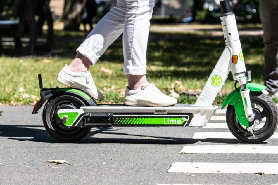 Unfälle mit E-Scootern häufen sich in Hamburg. (Symbolbild)