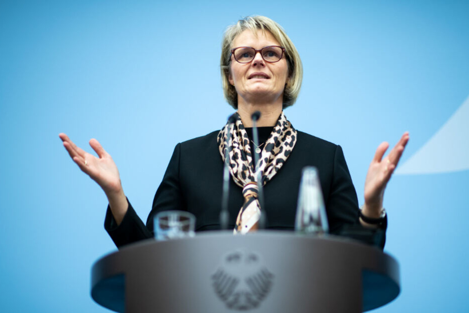 Bundesbildungsministerin Anja Karliczek bedauert den bayerischen Ausstieg aus dem Nationalen Bildungsrat