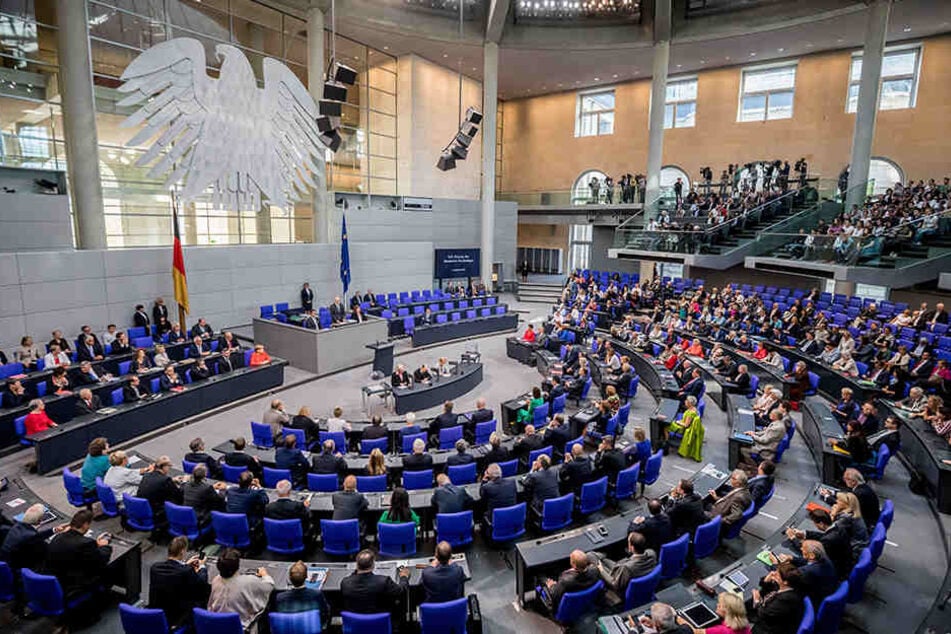 Mehr Abgeordnete bedeutet Mehrkosten, die vom Steuerzahler getragen werden müssen.
