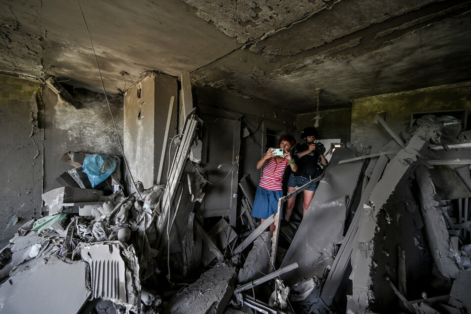 Ein komplett zerstörtes Wohnhaus in Komyshuvakha nach russischen Raketenangriffe in der Region Saporischschja im Südosten der Ukraine.