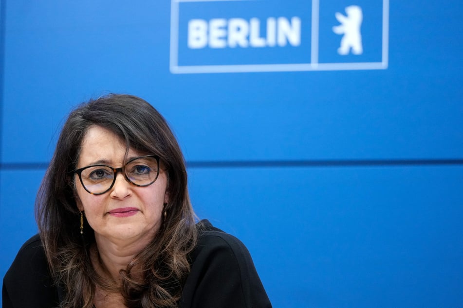 Badenberg war mit Bahn oder Flugzeug unterwegs.