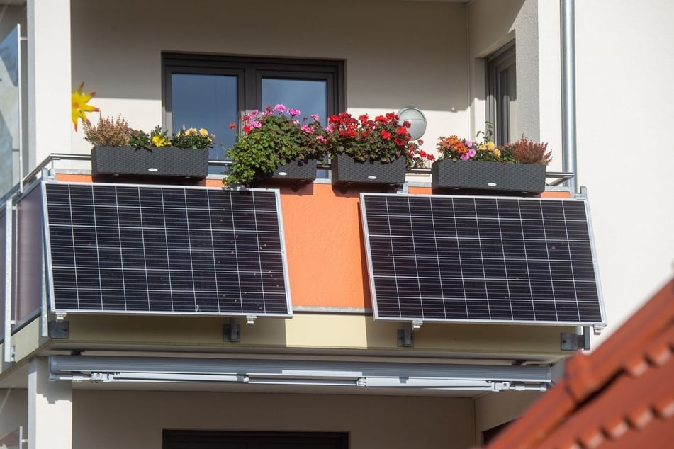 Vor allem Speicher für Solaranlagen auf Dächern oder auf Balkonen sind beliebt. (Symbolfoto)