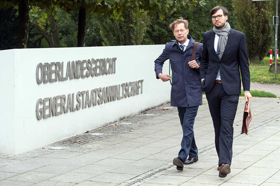 Auf dem Weg zum Gericht: Thomas Middelhoff (links) und sein Anwalt Udo Wackernagel.