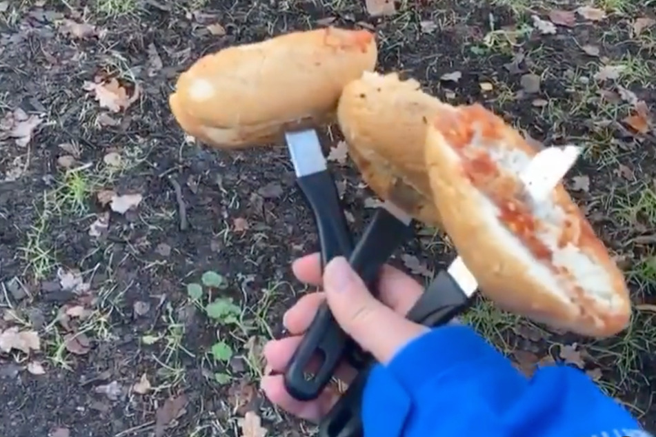Wenn ein Hund da unvorsichtig reinbeißt, verletzt er sich garantiert an den scharfen Messerklingen.