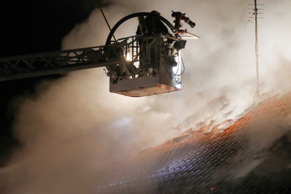 Feuerwehr löschte den Brand.