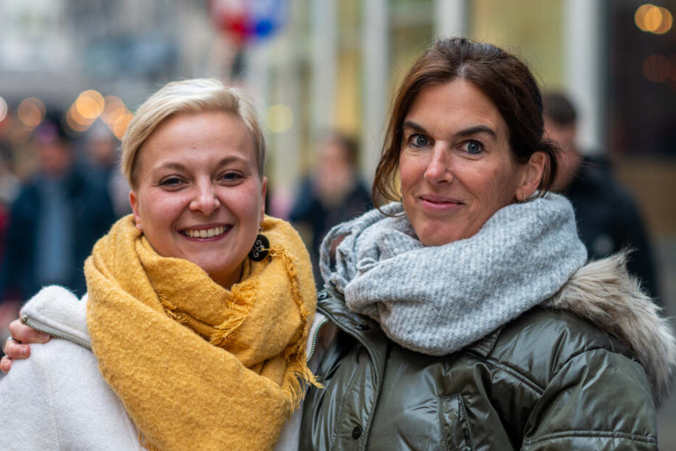 Susan Wienke (31, l.) und Mandy Willeke (48) waren zunächst skeptisch.