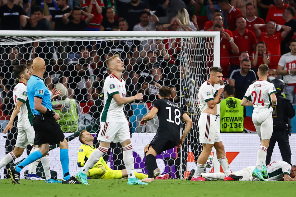 Dieser Treffer sicherte endgültig den Einzug ins Achtelfinale: Deutschlands Leon Goretzka (M.) erzielt das Tor zum 2:2 gegen Ungarn.