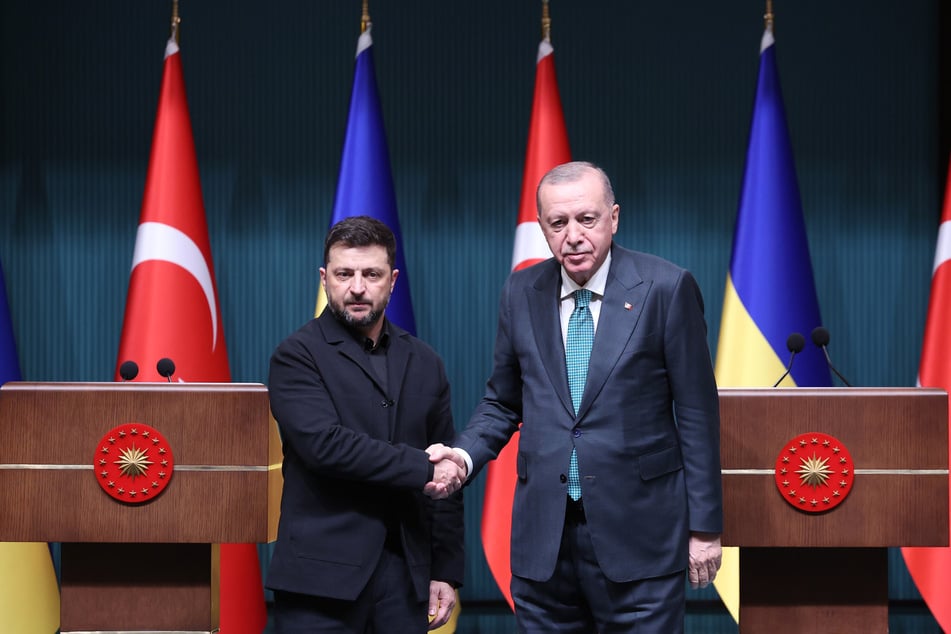 Der ukrainische Präsident Wolodymyr Selenskyj (47, l.) und sein türkischer Amtskollege Recep Tayyip Erdogan (71) kamen in Ankara zu einem Treffen zusammen.
