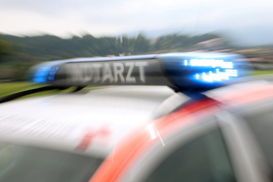 Bei einem Unfall in Auerbach wurde ein 16-Jähriger schwer verletzt. (Symbolbild)