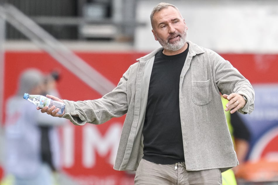 Tim Walter (50) steht unter Druck.