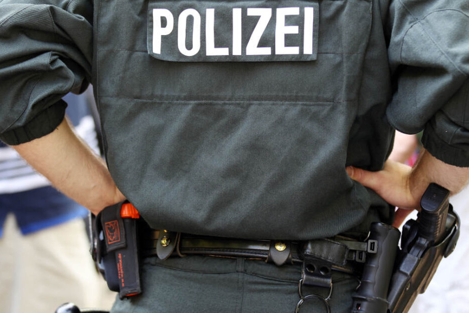 Die Polizei musste die Hochzeitsgesellschaft stoppen. (Symbolbild)