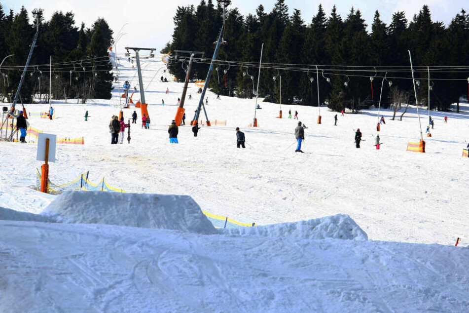 Schnee wohin das Auge blickt: In Oberwiesenthal endet die Skisaison erst am 31. März.