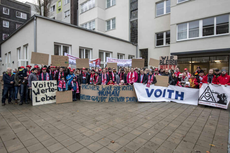 Voith-Mitarbeiter sowie Unterstützer aus Politik und Wirtschaft solidarisierten sich am Wochenende im Haus der Gewerkschaften.