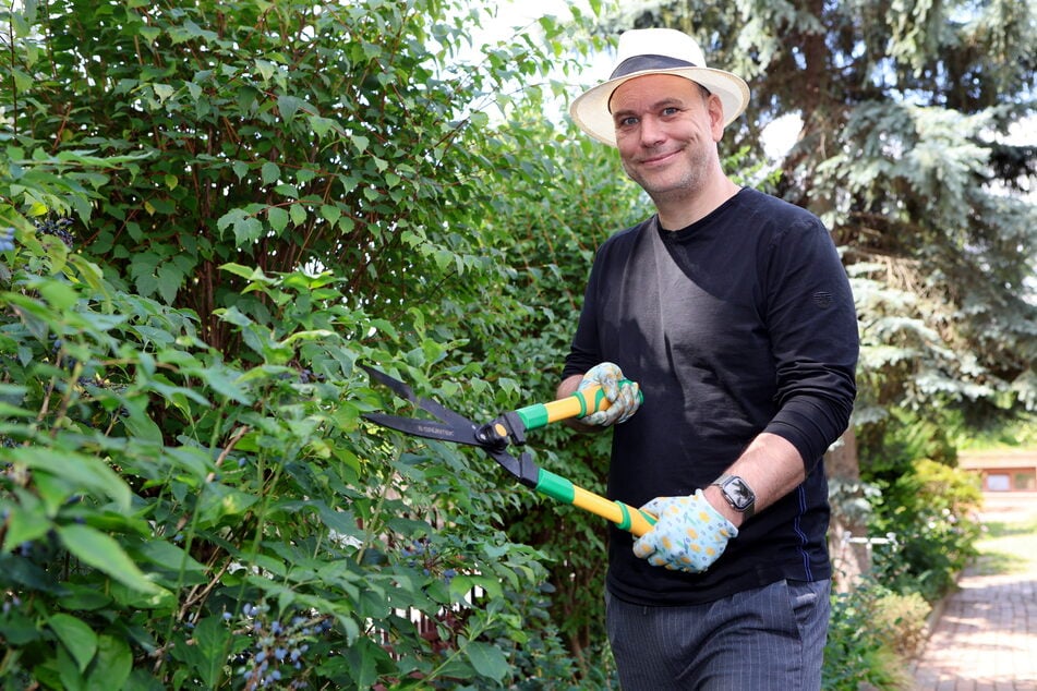 Kein Witz: Gartenarbeit kann auch Philipp Schaller Spaß machen.