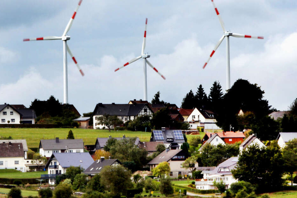 2019 gingen in NRW nur knapp 40 neue Windräder in Betrieb (Symbolbild).