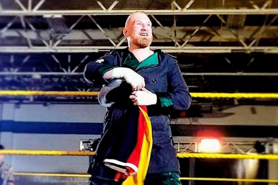 Ja, er hat allen Grund, sich zu freuen. Der Dresdner Wrestler gehört in den USA mittlerweile zu den Szenegrößen.