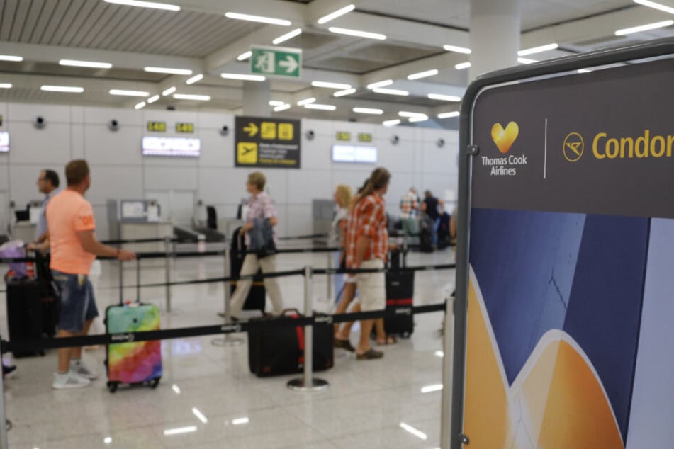Für DER Touristik ist eine Beteiligung an der Fluggesellschaft Condor denkbar .