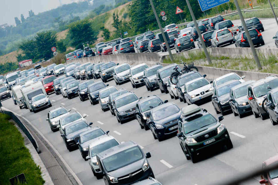 Stau auf der A1 bei Hamburg-Billstedt.